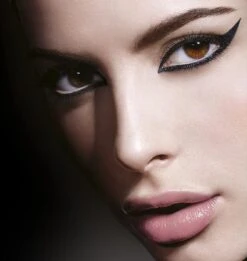 Maybelline Lasting Drama 24H Eyeliner - 4 Crushed Emerald 18 Maybelline Lasting Drama 24H Eyeliner - 4 Crushed Emerald -Mode-Cosmetica Winkel 1136x1200 1