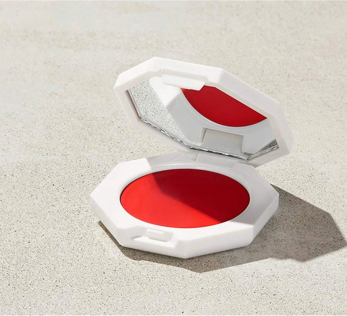 Fenty Beauty Cheeks Out Freestyle Cream Blush - Rood - Daiquiri Dip Soft Coral Red 3 Fenty Beauty Cheeks Out Freestyle Cream Blush - Rood - Daiquiri Dip Soft Coral Red