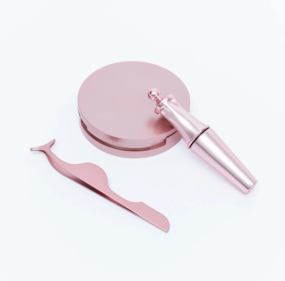 Luxe Magnetische Eyeliner + Magnetische Wimpers Set – Zwart Miami - Wimpers Zonder Lijm - 3D Nepwimpers - Magnetische Eyeliner - Herbruikbare Wimpers – Eyelashes - Magnetisch - Zwarte Wimpers - Wimper Magneet - Pincet - Giftbox - Cadeau Tip 9 Luxe Magnetische Eyeliner + Magnetische Wimpers Set – Zwart Miami - Wimpers Zonder Lijm - 3D Nepwimpers - Magnetische Eyeliner - Herbruikbare Wimpers – Eyelashes - Magnetisch - Zwarte Wimpers - Wimper Magneet - Pincet - Giftbox - Cadeau Tip - Afbeelding 7