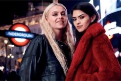 Rimmel London Lasting Finish Foundation - 300 Sand -Mode-Cosmetica Winkel 1200x800 3