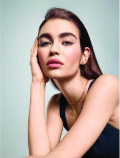 Rimmel London Lasting Finish Foundation - 300 Sand -Mode-Cosmetica Winkel 906x1200 1